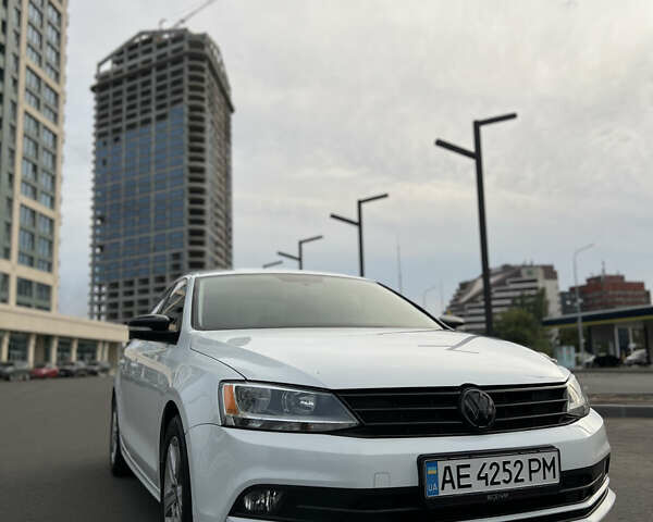 Белый Фольксваген Джетта, объемом двигателя 1.4 л и пробегом 155 тыс. км за 10300 $, фото 1 на Automoto.ua