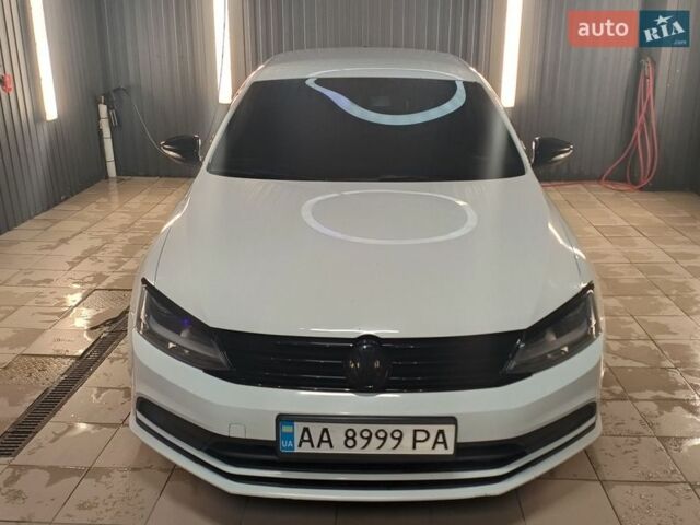 Белый Фольксваген Джетта, объемом двигателя 1.6 л и пробегом 180 тыс. км за 10300 $, фото 1 на Automoto.ua