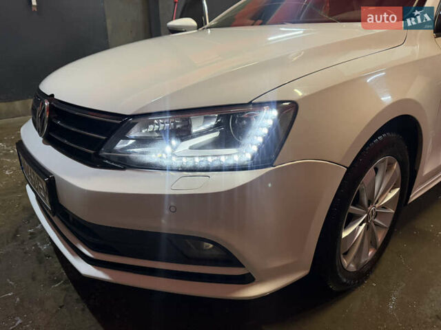 Белый Фольксваген Джетта, объемом двигателя 1.6 л и пробегом 118 тыс. км за 13300 $, фото 1 на Automoto.ua