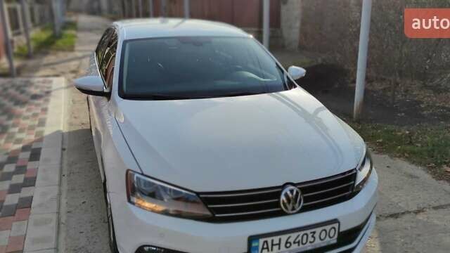 Білий Фольксваген Джетта, об'ємом двигуна 1.6 л та пробігом 50 тис. км за 14000 $, фото 1 на Automoto.ua