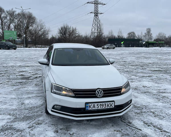 Білий Фольксваген Джетта, об'ємом двигуна 1.6 л та пробігом 179 тис. км за 12500 $, фото 1 на Automoto.ua