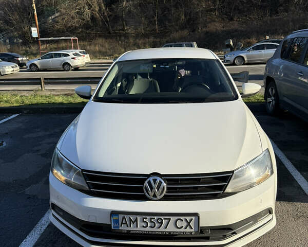 Белый Фольксваген Джетта, объемом двигателя 1.6 л и пробегом 81 тыс. км за 12900 $, фото 1 на Automoto.ua