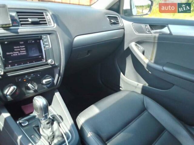 Белый Фольксваген Джетта, объемом двигателя 1.4 л и пробегом 190 тыс. км за 11500 $, фото 1 на Automoto.ua