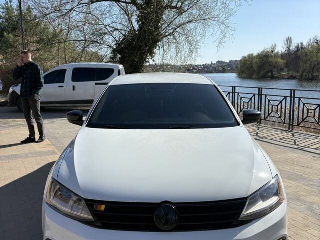 Белый Фольксваген Джетта, объемом двигателя 1.8 л и пробегом 105 тыс. км за 11800 $, фото 1 на Automoto.ua