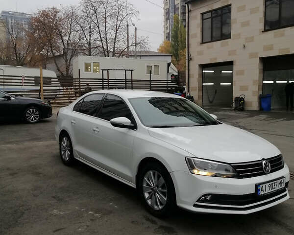 Белый Фольксваген Джетта, объемом двигателя 1.6 л и пробегом 245 тыс. км за 10500 $, фото 1 на Automoto.ua