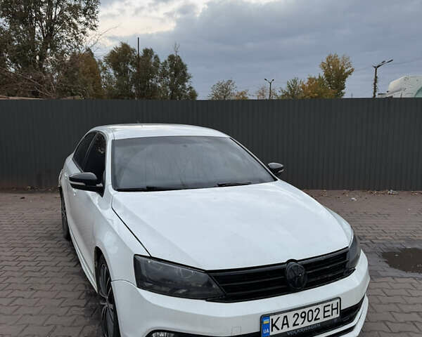 Фольксваген Джетта 2016 в Кривом Роге на Automoto.ua Белый Фольксваген Джетта, объемом двигателя 1.8 л и пробегом 110 тыс. км за 5500 $, фото 1 на Automoto.ua