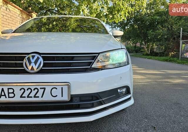 Белый Фольксваген Джетта, объемом двигателя 1.6 л и пробегом 160 тыс. км за 13400 $, фото 1 на Automoto.ua