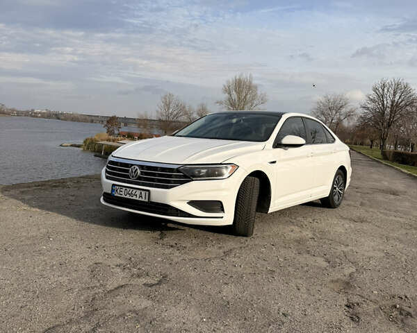 Белый Фольксваген Джетта, объемом двигателя 1.4 л и пробегом 180 тыс. км за 15999 $, фото 1 на Automoto.ua