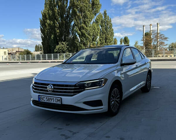 Белый Фольксваген Джетта, объемом двигателя 1.4 л и пробегом 65 тыс. км за 17800 $, фото 1 на Automoto.ua