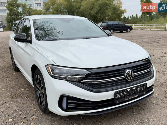 Белый Фольксваген Джетта, объемом двигателя 1.5 л и пробегом 12 тыс. км за 21999 $, фото 1 на Automoto.ua