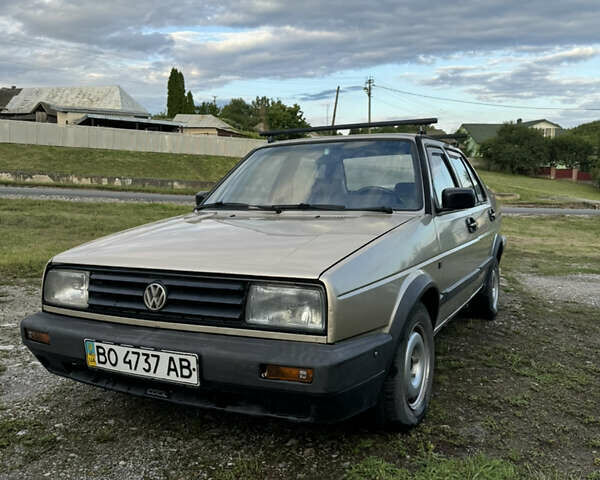 Бежевий Фольксваген Джетта, об'ємом двигуна 1.6 л та пробігом 370 тис. км за 1400 $, фото 1 на Automoto.ua