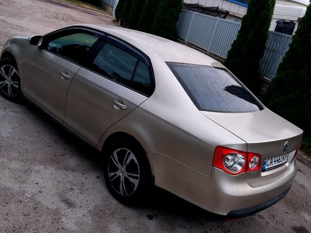 Бежевый Фольксваген Джетта, объемом двигателя 1.6 л и пробегом 260 тыс. км за 5000 $, фото 1 на Automoto.ua