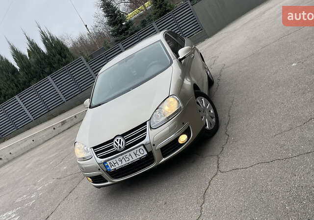 Бежевый Фольксваген Джетта, объемом двигателя 1.6 л и пробегом 189 тыс. км за 5900 $, фото 1 на Automoto.ua