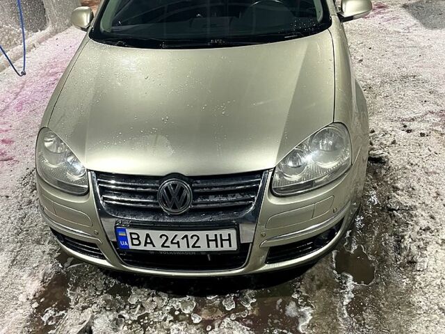 Бежевый Фольксваген Джетта, объемом двигателя 1.6 л и пробегом 280 тыс. км за 6800 $, фото 1 на Automoto.ua