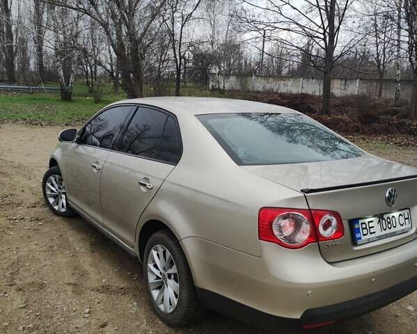 Бежевый Фольксваген Джетта, объемом двигателя 1.6 л и пробегом 220 тыс. км за 5400 $, фото 1 на Automoto.ua