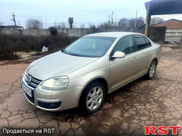 Бежевий Фольксваген Джетта, об'ємом двигуна 1.6 л та пробігом 240 тис. км за 5250 $, фото 1 на Automoto.ua