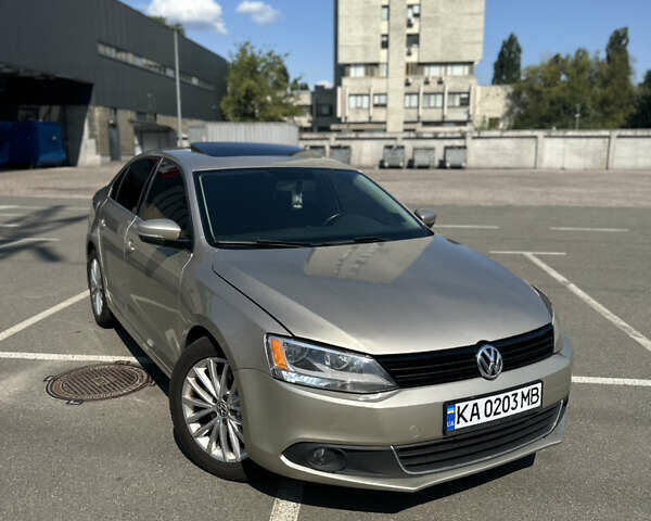 Бежевий Фольксваген Джетта, об'ємом двигуна 1.97 л та пробігом 273 тис. км за 10200 $, фото 1 на Automoto.ua