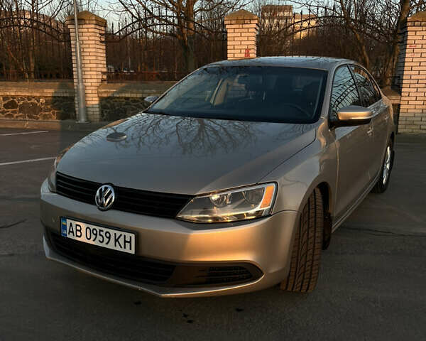 Бежевий Фольксваген Джетта, об'ємом двигуна 2.5 л та пробігом 250 тис. км за 8000 $, фото 1 на Automoto.ua