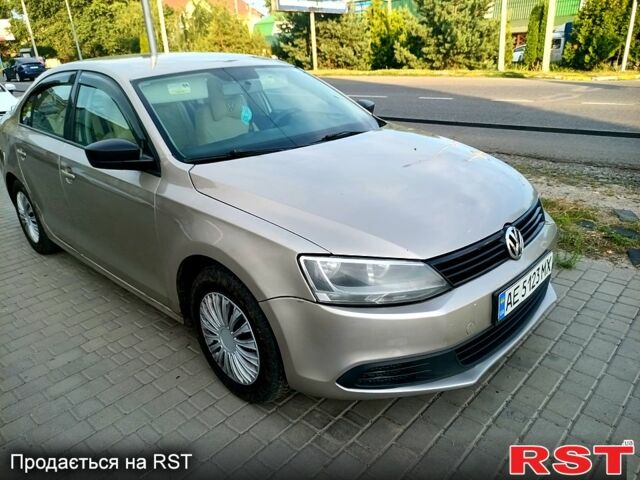 Бежевый Фольксваген Джетта, объемом двигателя 2 л и пробегом 242 тыс. км за 7800 $, фото 1 на Automoto.ua