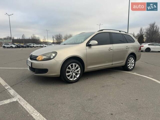 Бежевий Фольксваген Джетта, об'ємом двигуна 2.48 л та пробігом 220 тис. км за 7200 $, фото 1 на Automoto.ua