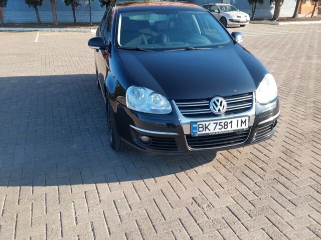 Черный Фольксваген Джетта, объемом двигателя 1.6 л и пробегом 127 тыс. км за 5000 $, фото 1 на Automoto.ua