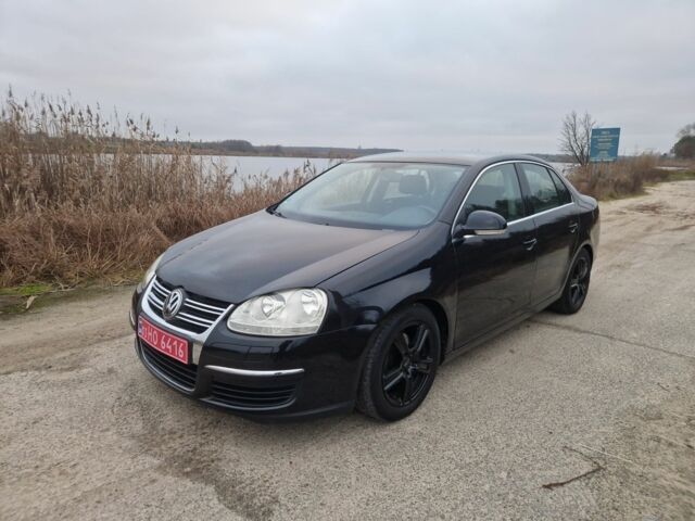 Черный Фольксваген Джетта, объемом двигателя 1.6 л и пробегом 154 тыс. км за 5999 $, фото 1 на Automoto.ua