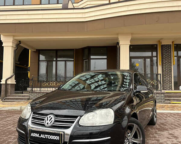 Черный Фольксваген Джетта, объемом двигателя 1.6 л и пробегом 243 тыс. км за 6000 $, фото 1 на Automoto.ua