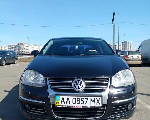 Черный Фольксваген Джетта, объемом двигателя 1.6 л и пробегом 235 тыс. км за 5500 $, фото 1 на Automoto.ua