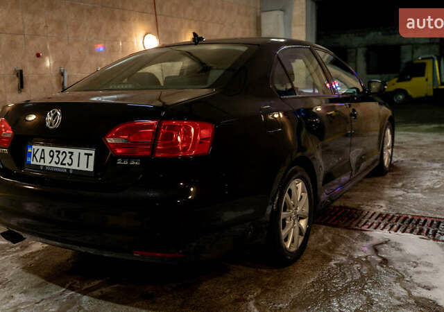 Фольксваген Джетта 2012 в Изюме на Automoto.ua Черный Фольксваген Джетта, объемом двигателя 2.5 л и пробегом 289 тыс. км за 5999 $, фото 1 на Automoto.ua
