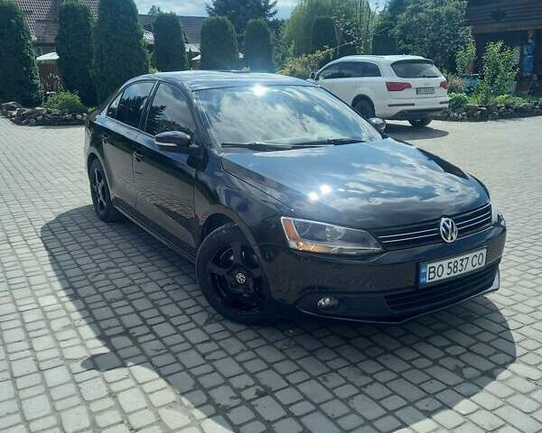 Чорний Фольксваген Джетта, об'ємом двигуна 2.48 л та пробігом 263 тис. км за 8000 $, фото 1 на Automoto.ua