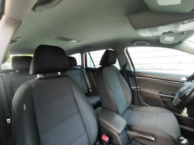 Чорний Фольксваген Джетта, об'ємом двигуна 2.5 л та пробігом 300 тис. км за 9500 $, фото 1 на Automoto.ua