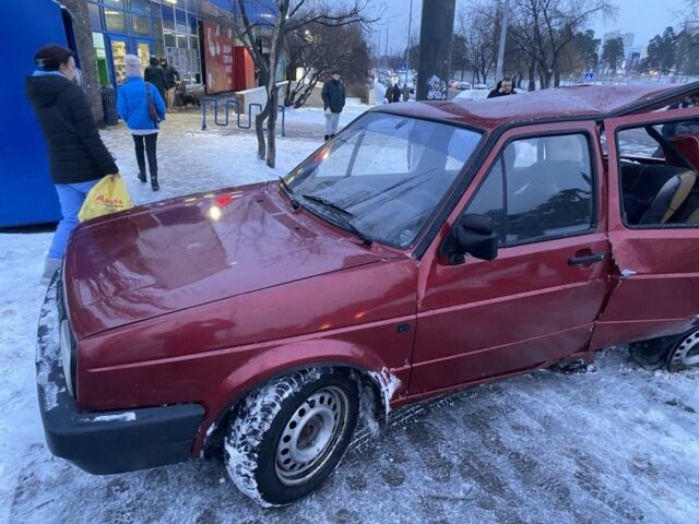 Красный Фольксваген Джетта, объемом двигателя 1.6 л и пробегом 267 тыс. км за 300 $, фото 1 на Automoto.ua