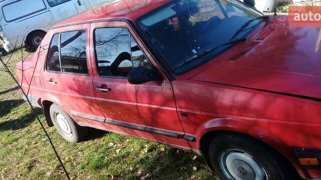 Красный Фольксваген Джетта, объемом двигателя 1.6 л и пробегом 100 тыс. км за 1100 $, фото 1 на Automoto.ua