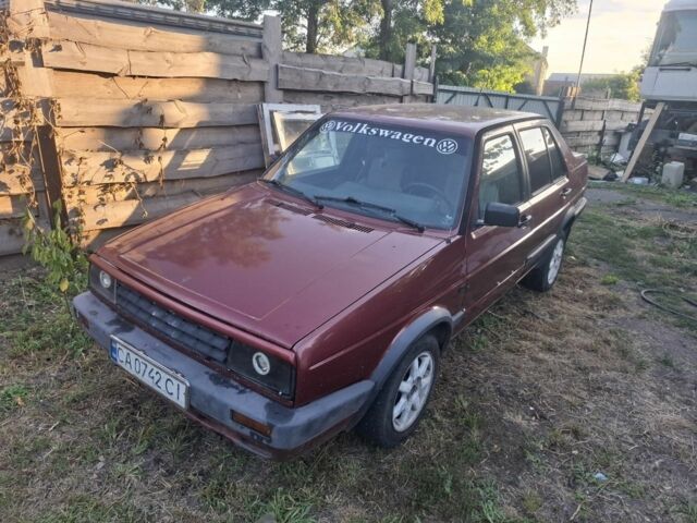 Красный Фольксваген Джетта, объемом двигателя 1.3 л и пробегом 300 тыс. км за 650 $, фото 1 на Automoto.ua