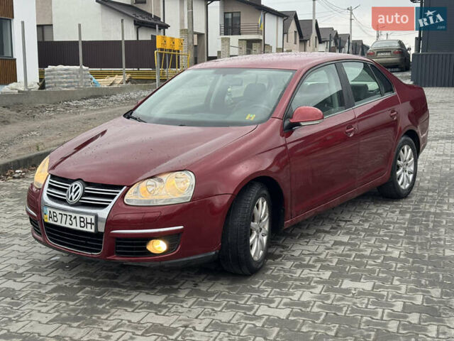 Красный Фольксваген Джетта, объемом двигателя 1.6 л и пробегом 360 тыс. км за 4600 $, фото 1 на Automoto.ua