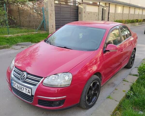 Червоний Фольксваген Джетта, об'ємом двигуна 1.6 л та пробігом 216 тис. км за 4999 $, фото 1 на Automoto.ua