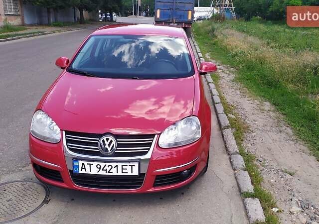 Фольксваген Джетта 2007 в Николаеве на Automoto.ua Красный Фольксваген Джетта, объемом двигателя 1.6 л и пробегом 260 тыс. км за 6200 $, фото 1 на Automoto.ua
