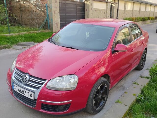 Красный Фольксваген Джетта, объемом двигателя 1.6 л и пробегом 216 тыс. км за 4999 $, фото 1 на Automoto.ua