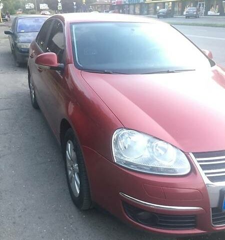 Червоний Фольксваген Джетта, об'ємом двигуна 1.6 л та пробігом 204 тис. км за 4800 $, фото 1 на Automoto.ua