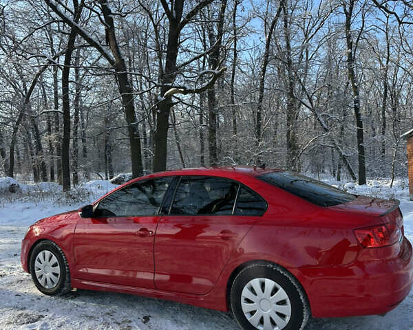 Красный Фольксваген Джетта, объемом двигателя 2.47 л и пробегом 200 тыс. км за 7700 $, фото 1 на Automoto.ua