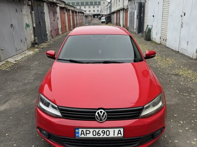 Червоний Фольксваген Джетта, об'ємом двигуна 2.5 л та пробігом 248 тис. км за 6800 $, фото 1 на Automoto.ua
