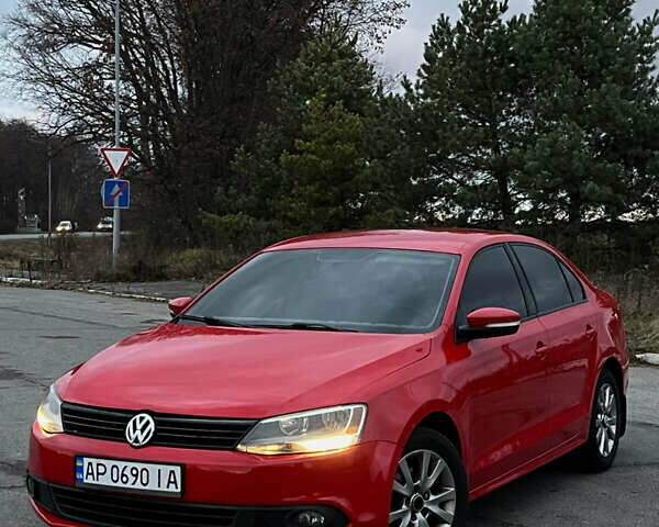 Красный Фольксваген Джетта, объемом двигателя 2.5 л и пробегом 248 тыс. км за 7500 $, фото 1 на Automoto.ua