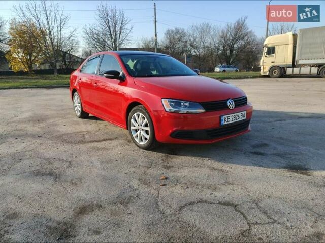 Красный Фольксваген Джетта, объемом двигателя 1.8 л и пробегом 230 тыс. км за 7777 $, фото 1 на Automoto.ua