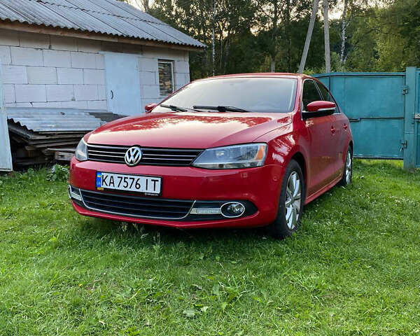 Красный Фольксваген Джетта, объемом двигателя 1.8 л и пробегом 207 тыс. км за 9900 $, фото 1 на Automoto.ua
