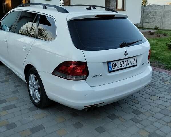 Фольксваген Джетта 2013 в Ровно на Automoto.ua Фольксваген Джетта, объемом двигателя 1.97 л и пробегом 238 тыс. км за 9500 $, фото 1 на Automoto.ua