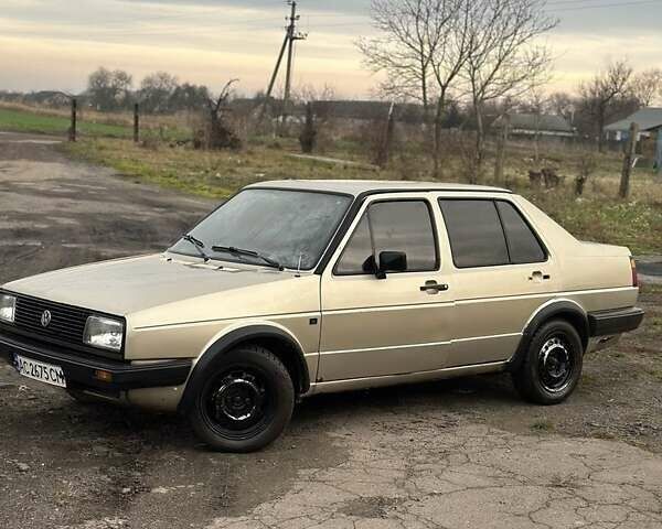 Желтый Фольксваген Джетта, объемом двигателя 1.6 л и пробегом 368 тыс. км за 950 $, фото 1 на Automoto.ua