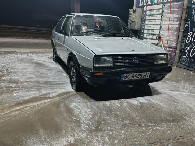 Серый Фольксваген Джетта, объемом двигателя 1.3 л и пробегом 272 тыс. км за 1000 $, фото 1 на Automoto.ua