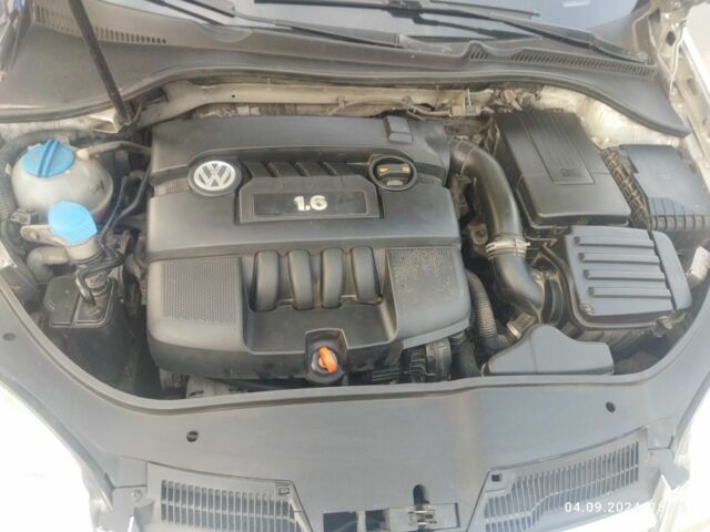 Серый Фольксваген Джетта, объемом двигателя 0 л и пробегом 252 тыс. км за 4500 $, фото 1 на Automoto.ua