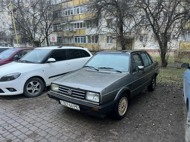 Серый Фольксваген Джетта, объемом двигателя 1.8 л и пробегом 200 тыс. км за 400 $, фото 1 на Automoto.ua