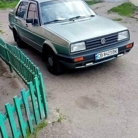 Серый Фольксваген Джетта, объемом двигателя 1.8 л и пробегом 100 тыс. км за 1500 $, фото 1 на Automoto.ua